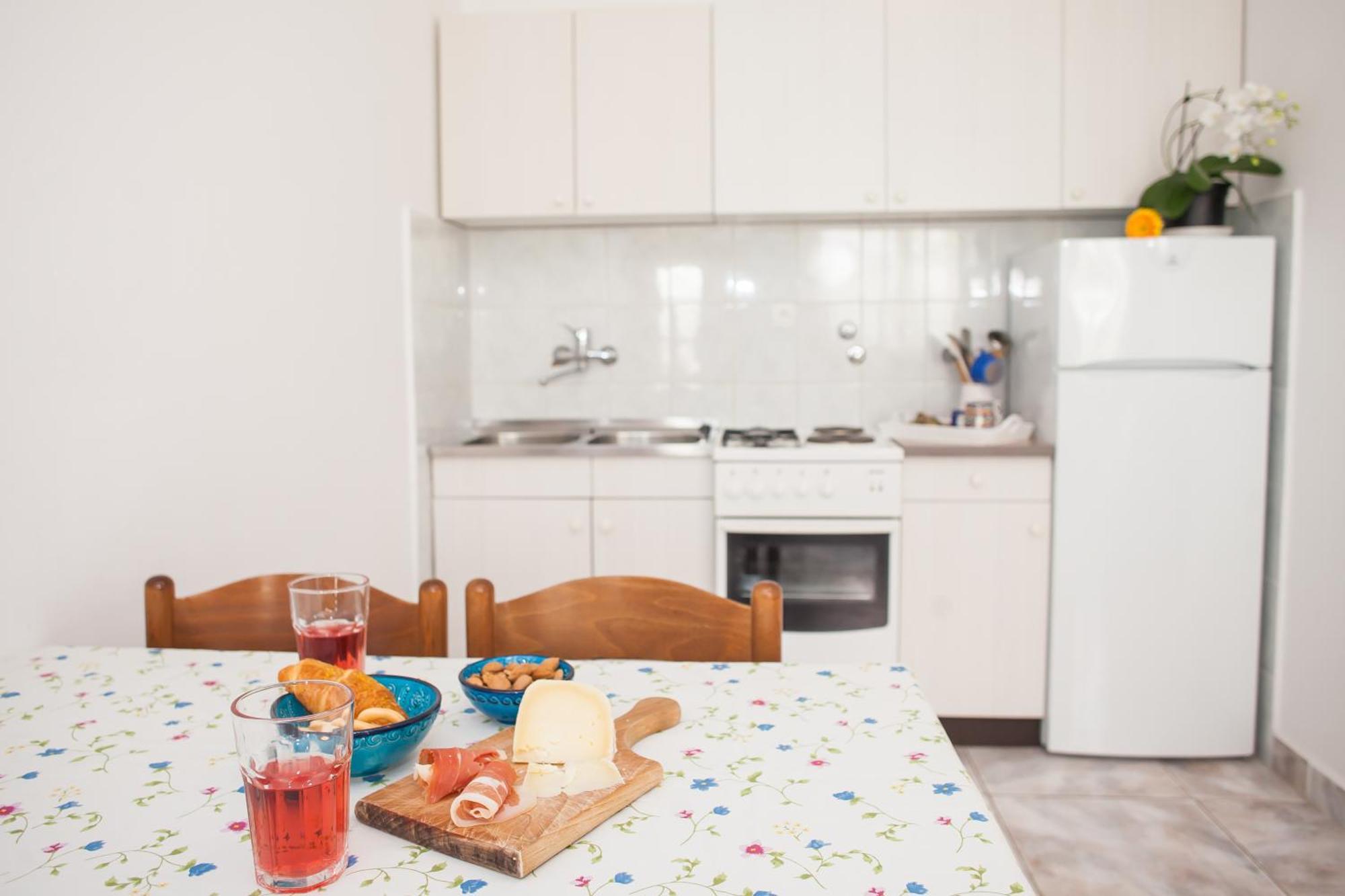 Hana Home - Apartments Tisno Zimmer foto