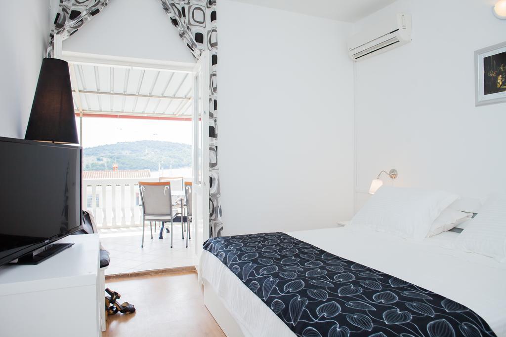 Hana Home - Apartments Tisno Exterior foto
